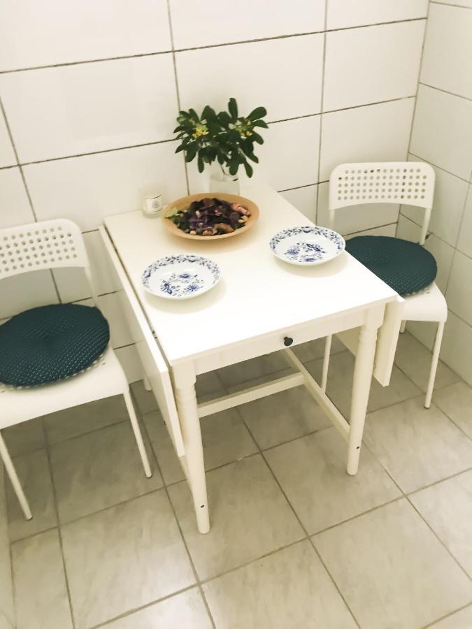 パグ Yellow House Experienceアパートホテル エクステリア 写真